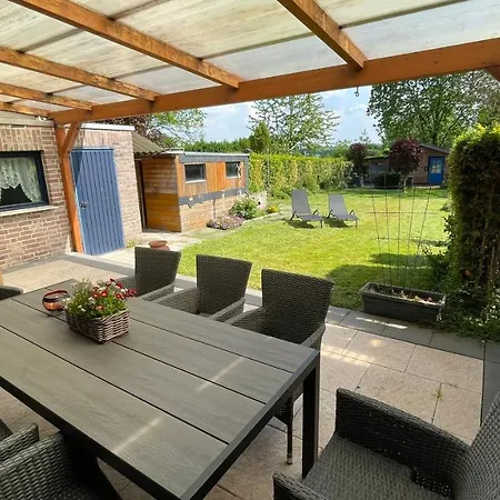 Doppelhaushaelfte In Perfekter Lage Fuer Fahrradtouren - Haus Perrich * Wesel (North Rhine-Westphalia)