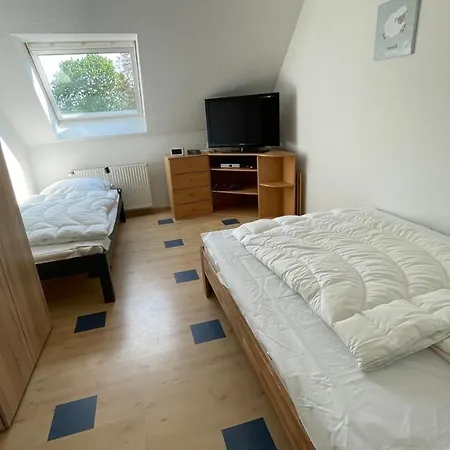 Doppelhaushaelfte In Perfekter Lage Fuer Fahrradtouren - Haus Perrich Wesel (North Rhine-Westphalia)