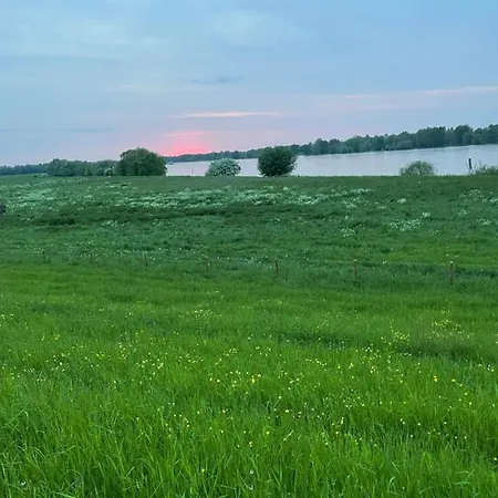 Doppelhaushaelfte In Perfekter Lage Fuer Fahrradtouren - Haus Perrich * Wesel (North Rhine-Westphalia)
