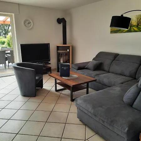 Doppelhaushaelfte In Perfekter Lage Fuer Fahrradtouren - Haus Perrich Vakantiehuis Wesel (North Rhine-Westphalia)